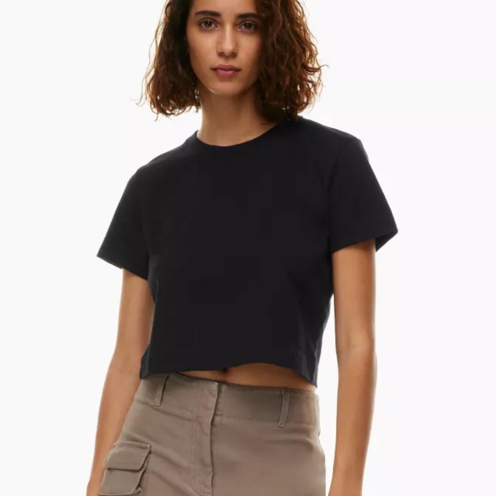 Wilfred Free Weekend T-Shirt in black by Aritzia